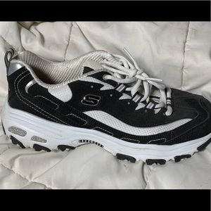 Black and white womens skechers (memory foam)